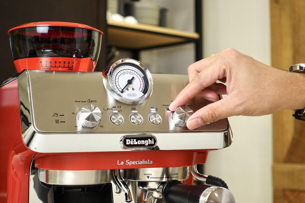 delonghi_pump_espresso_coffee_machine_la_specialista_arte_red_9155-r_recipe